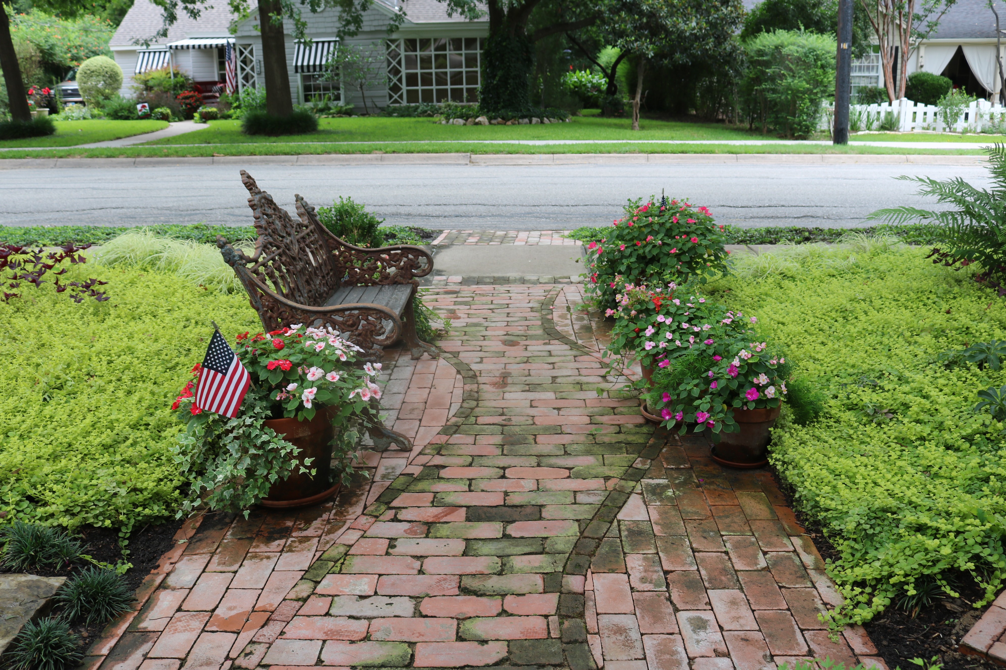 Cottage Front Yard Renovation – Before and After – Great Gardens, Inc.